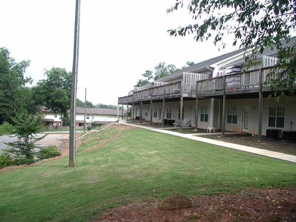 4 Bed 4 Bath Close To Campus & Downtown (That's only $500 / Bedroom) 1