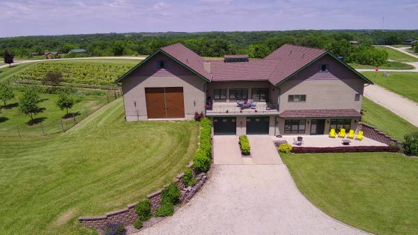 $989,900 / 3br - 2940ft2 - Luxury Home in Beautiful Setting (Harpers Ferry)63815082757889121