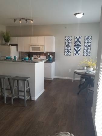 $1,355 / 1br - 696ft2 - Upgraded Cozy 1-Bedroom Available - Apply Today! (Pearland)63924169850370121