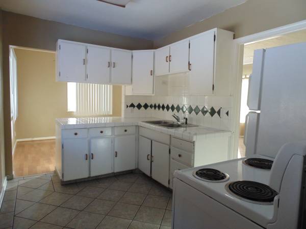 $595 / 2br - 2000ft2 - STUDENT and NEW GRAD HOUSING near UofU, SKIS (canyon rim/millcreek)63671077824641123