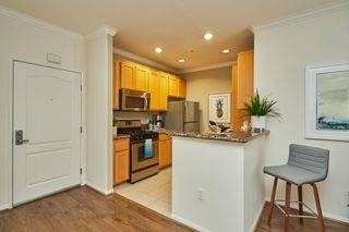 $2,429 / 1br - 724ft2 - Hardwood Floors, Crown Moldings, Soothing Spa (616 St. Paul Ave., Los Angeles, CA)63829234563713124