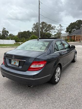 2009 Mercedes C300 Sport - $5,50063443131860865124
