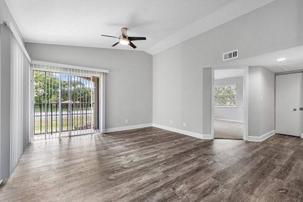 $2,040 / 2br - 1200ft2 - Piscina estilo resort, zona de juegos, encimeras de cuarzo (9873 Lawrence Road, Boynton Beach, FL)63825137747971123