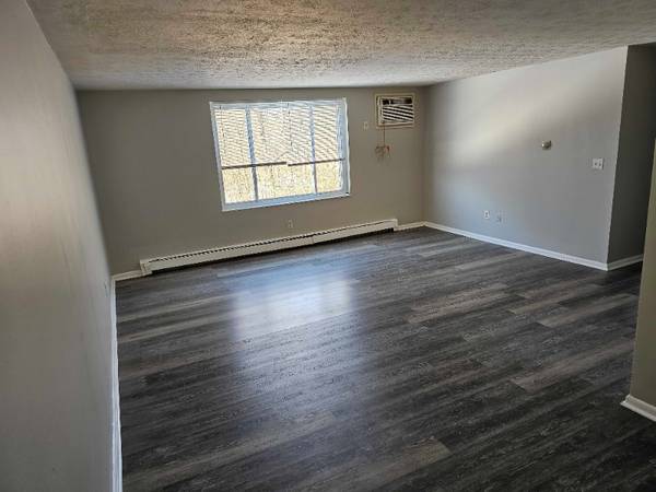 $1090.00 / 2br - 1010ft2 - 2 Bed 1 Bath Apartment quiet, convenient, cozy63974475597570124