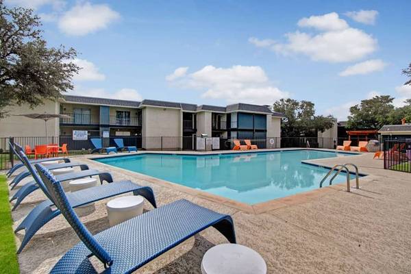 Pool, On-site Maintenance, Ceiling Fans 1