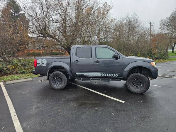 2014 Nisian Frontier SV 4x4 1