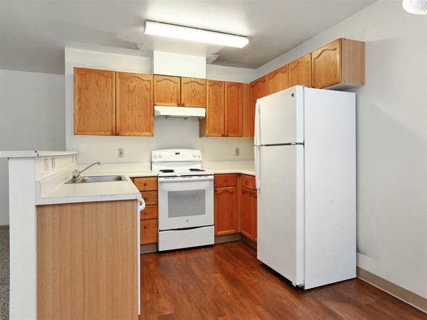$1,571 / 3br - 1121ft2 - Located on Bus Line, Extra Storage, 3/BD 2/BA (355 Meadowbrook Ct, Bellingham, WA)63920958414211120