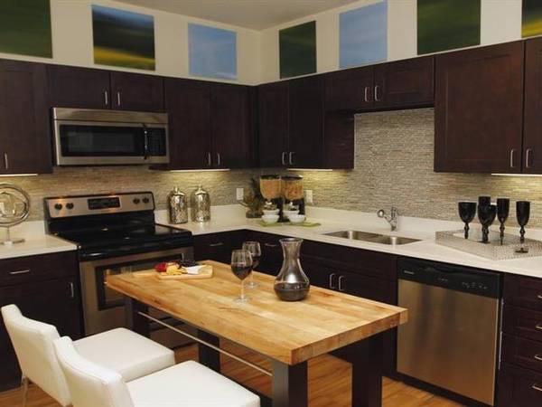 $2,089 / 2br - 987ft2 - Studio, 1 & 2 BR avail. An Absolute A Must See. Call Us Today! (DTC)63920603453699123