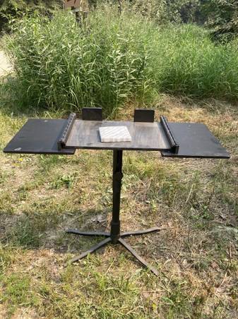 Music/laptop/coloring table adjustable 1