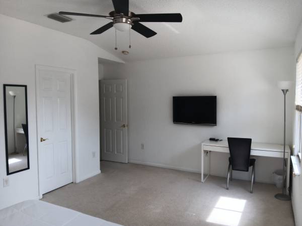 $400 / 4 habitaciones - 3300 pies² - ¡Comparte una casa espaciosa y moderna! (Coconut Creek)63379733187843123