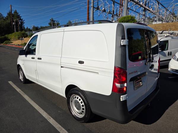 ¡Furgoneta de carga Mercedes-Benz Metris 2016 con bajo kilometraje! - $22,000 (Bellevue)63623043050371124