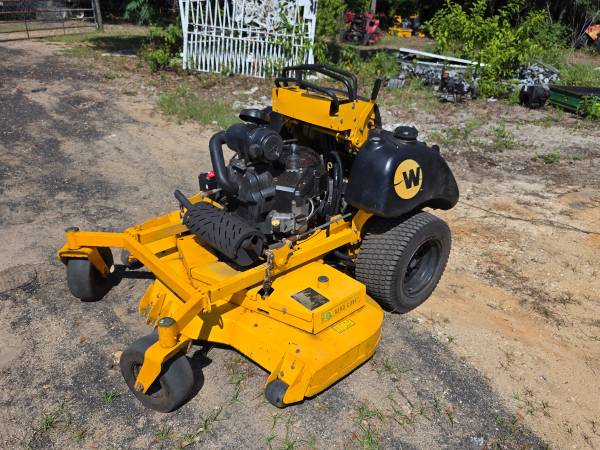 Wright stander zero turn 61 inch lawn mower 1
