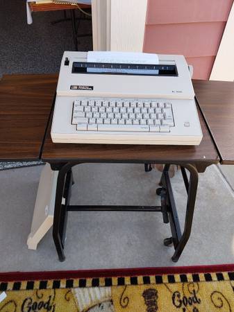 SMITH CORONA TYPEWRITER XL100P 1