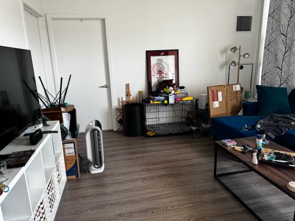 $2,657 / 1br - 811ft2 - Spacious 1 br apt in midrise for sublease (River West)64041647946371123