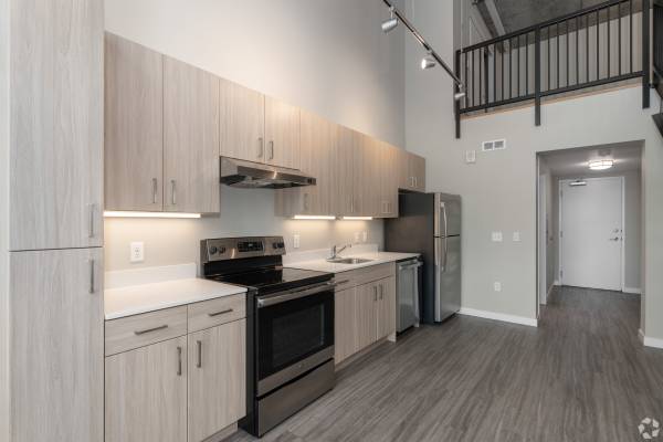 $1,870 / 1071ft2 - Small Business in Forest Grove? We have the Perfect LIVE/WORK space! (Forest Grove)63672671036801123