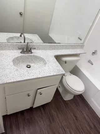 $1,999 / 2br - 950ft2 - Dishwasher, Window Covering, Swimming Pool, Public Transportation64028080719745120