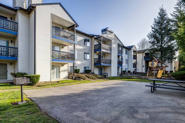 $1,725 / 1br - 692ft2 - Ubicado en Everett, 1bd 1ba, Estufa Eléctrica (525 112th St SE, Everett, WA)63814711330689120