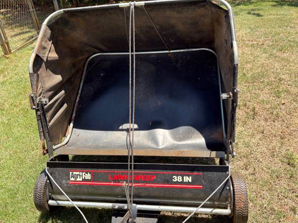 38” Pull behind Yard sweeper 1