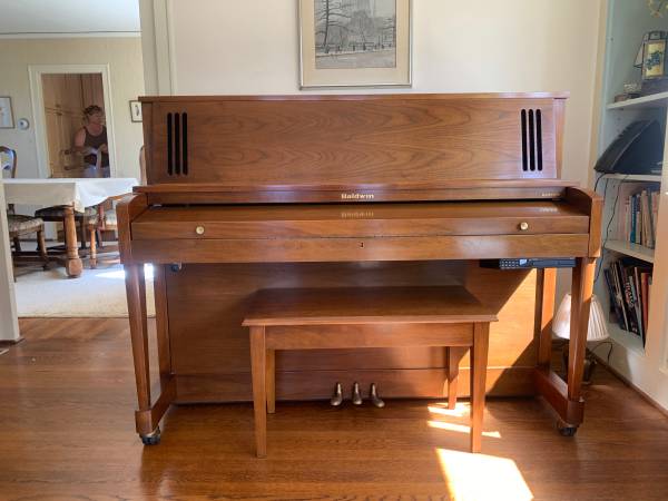 Baldwin Piano 1