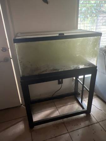 Fish aquarium no leaks (Bartlett)63839344964227122