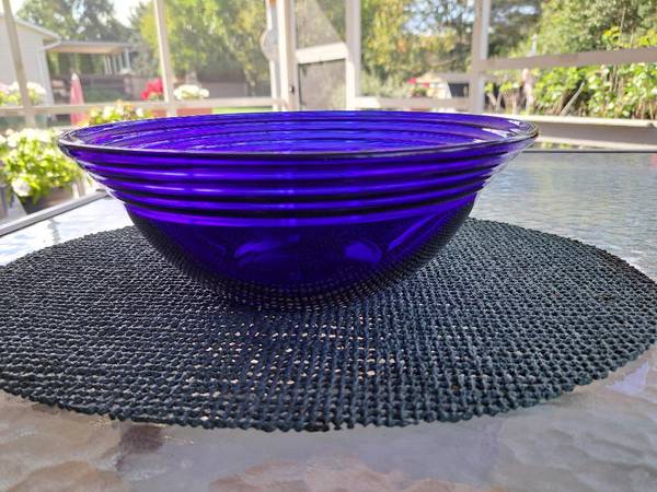 Vintage Bormioli Rocco #20 Forum Saphir (Cobalt) 10" round bowl 1