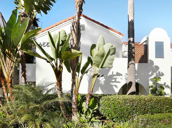 $2,950 / 1br - MOVE IN READY- CALL TODAY - Community Courtyard - Charming 1B (Carlsbad Village)64037044736643124