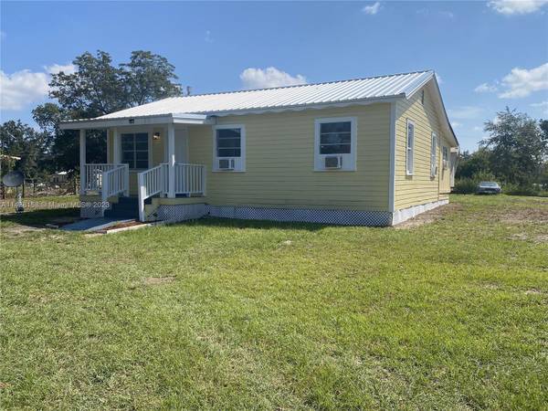 $1,100 / 3br - 1120ft2 - COTTONDALE FL Casa de 3 habitaciones y 1 baño EN ALQUILER (Cottondale)63736196753155121
