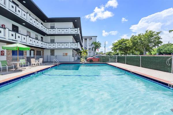 $2,120 / 2br - 1000ft2 - Apartamento Renta 2 dormitorios y 2 baños Hollywood Beach listo ahora (Hollywood)64001849612929120