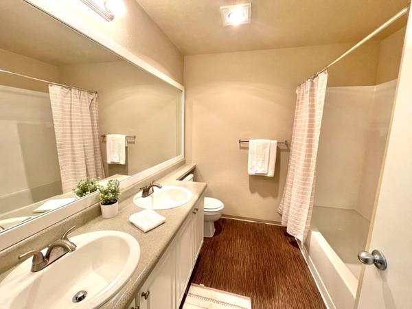 $2,975 / 3br - 1231ft2 - Beautifully landscaped grounds, park-like setting! 3 Bed, 2 Bath. (Mukilteo - South Everett, Lynnwood)63808130949379120