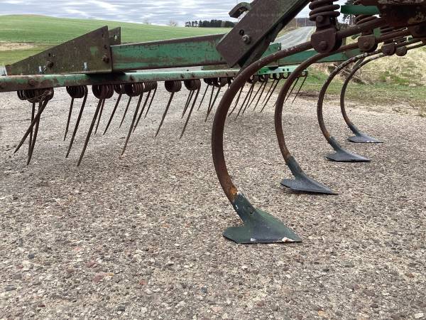 Cultivador de campo JD 8' - $1.700 (Augusta, WI)63471097073923123