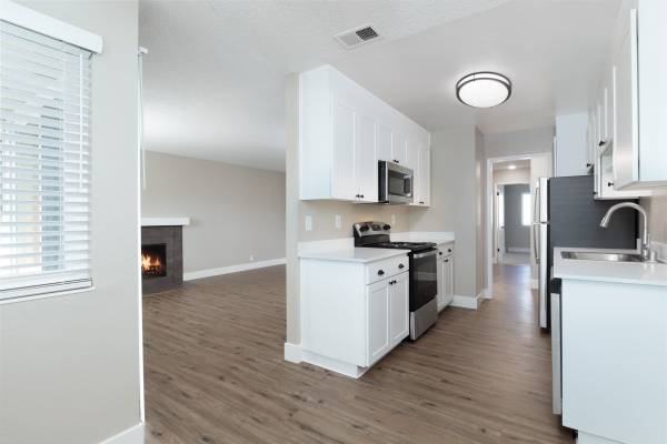 Covered parking, 2 Bed, in Castro Valley CA 1