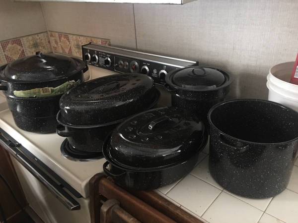 Lobster and roaster pots 1