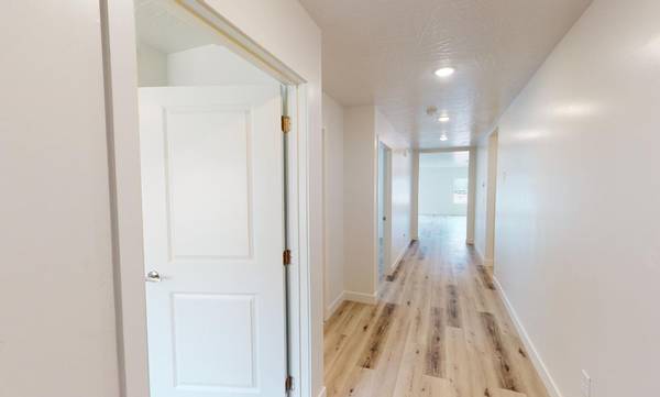$2,400 / 3br - 1608ft2 - Lavadora/secadora de tamaño completo en casa, bañera de hidromasaje, electrodomésticos Energy Star (Desert Village)63623245492611123