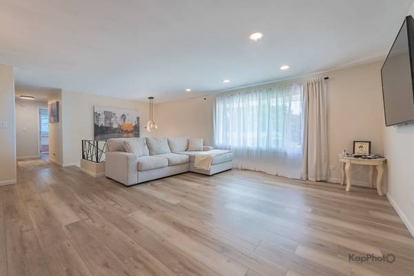 $548,800 / 4br - 818 Brentwood Ct (Schaumburg)63844191504513121