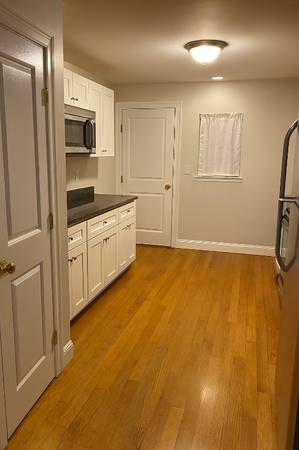 $2000.00 / 1br - 800ft2 - 1 Bed Private Condo with two car garage64002828461313122