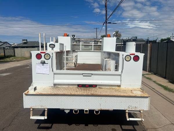 2008 Ford F-550 - Photo 4