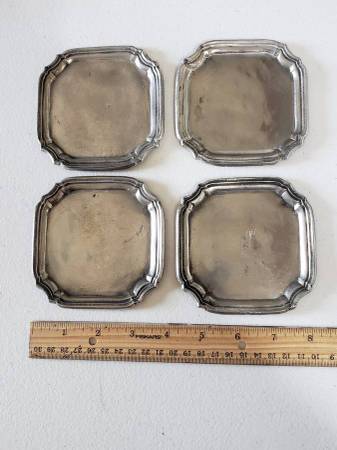 Small vintage silver-plated trays or dishes 1