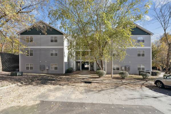 $700 / 1br - 185ft2 - 🏡 Alquiler de habitación privada con baño privado, ¡incluye servicios! (Raleigh)63968073005442121