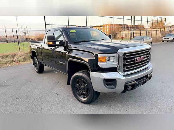 2017 GMC Sierra 2500HD Base 4x4 4dr Double Cab SB - $26,900.0063484496048003122
