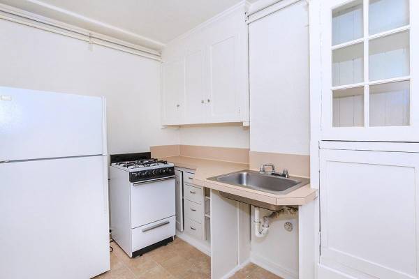 $990 / 425ft2 - Comfortable Studio at a price that's just right! Come in today (Seattle - Belltown)63808035866241124