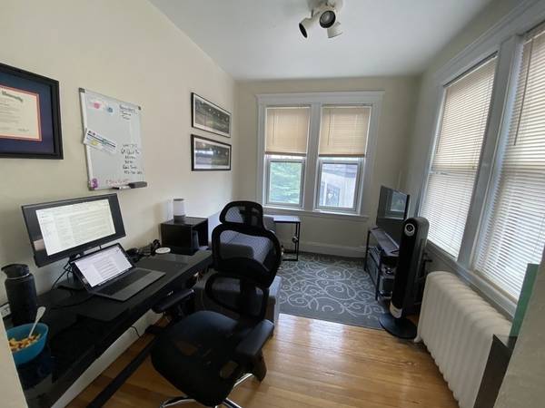 $3,200 / 2br - 816ft2 - Coolidge Corner 2BR – Heat & Hot Water Included – Available Now (Brookline)64167984240257124