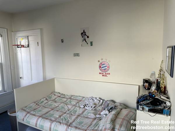 $3,650 / 3br - Spacious 3 bed in Newton w/ laundry in unit, parking for rent!! (Newtonville)63802072708739124