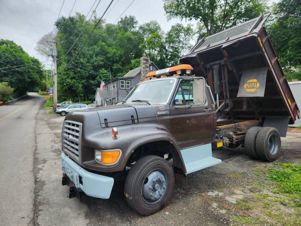 1994 FORD F-700 1