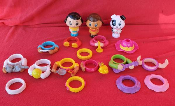 2010 Spin Master Pop on Pals Dress Up Little People Dog 18 Pieces 1