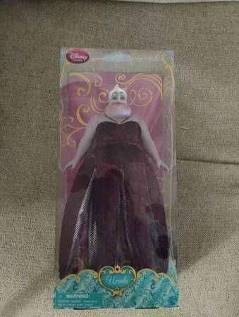 Disney Ursula doll mint 1