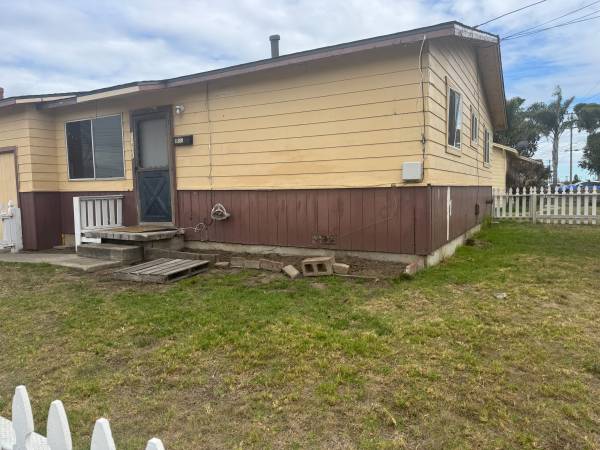 $2,650 / 2br - 900ft2 - 11300 Pajaro St (Castroville)64054765518850120