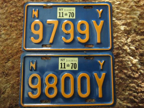 2 consecutive NEW YORK STATE 1970 MOTORCYCLE LICENSE PLATES 1