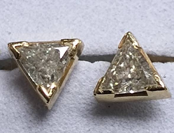 1/2 Carat DIAMOND 💎 TRILLION Triangle 14k YELLOW GOLD STUD EARRINGS 1