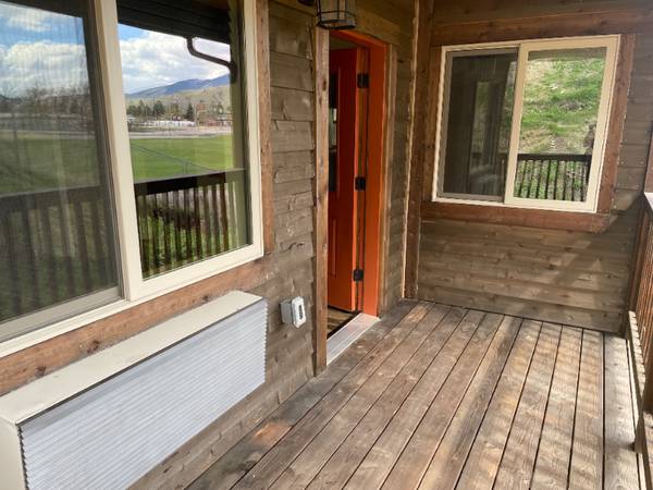 $1695.00 / 2br - 550ft2 - Cozy 2bd 1 bath with deck63656975278977120