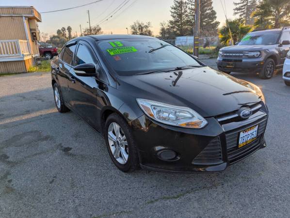 2013 Ford Focus SE~~Loaded*  Xtra Clean! We Finance All Credit 1